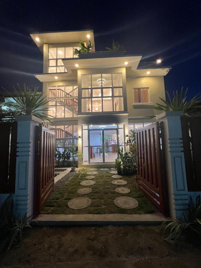 Rich-Vania Suites General Luna  Kültér fotó